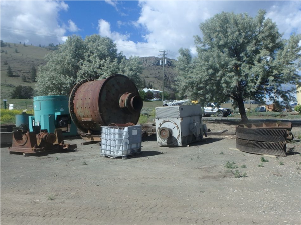 Canadian Allis Chalmers 9' X 7' (2.7m X 2m) Ball Mill, 400 Hp)